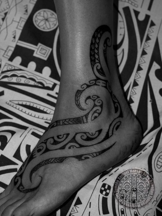 pie maori tatuaje