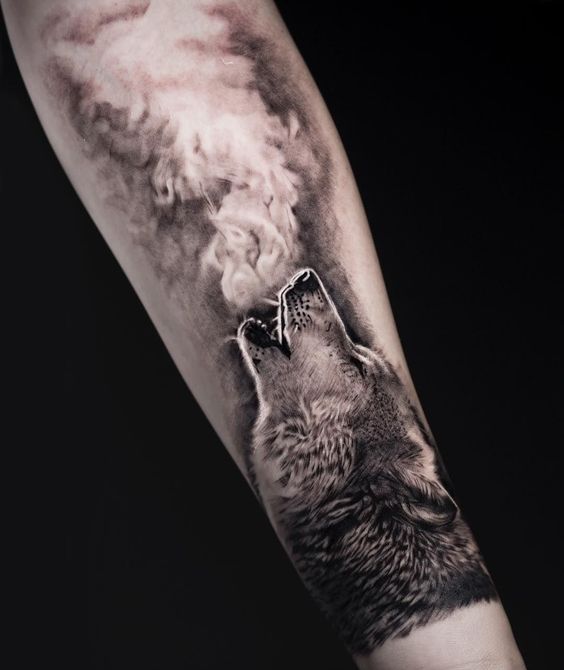 tatuaje de lobo hombre