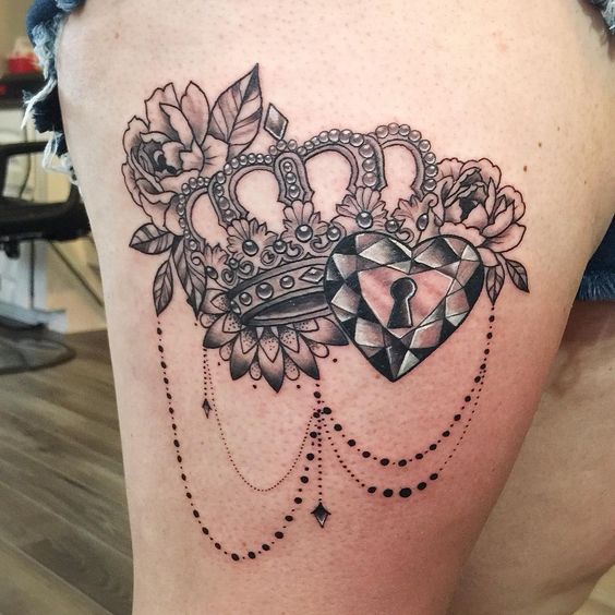 Tatuajes corona mujeres