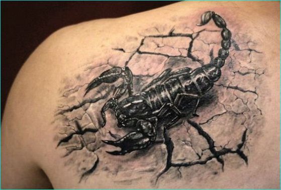 diseño en la espalda tatuaje de escorpion