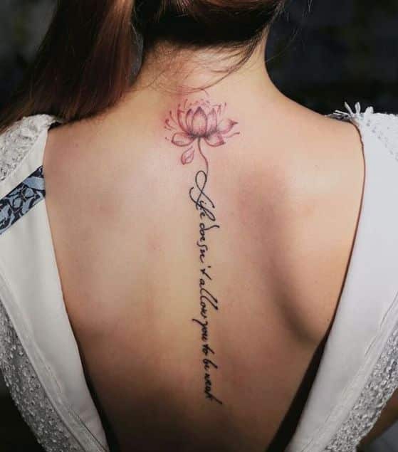 frases en la espalda tatuadas