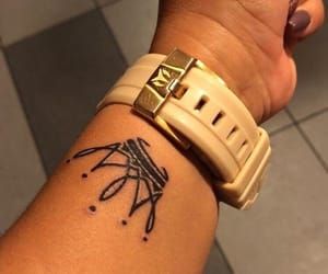 Tatuajes De Corona En La Muñeca (9)