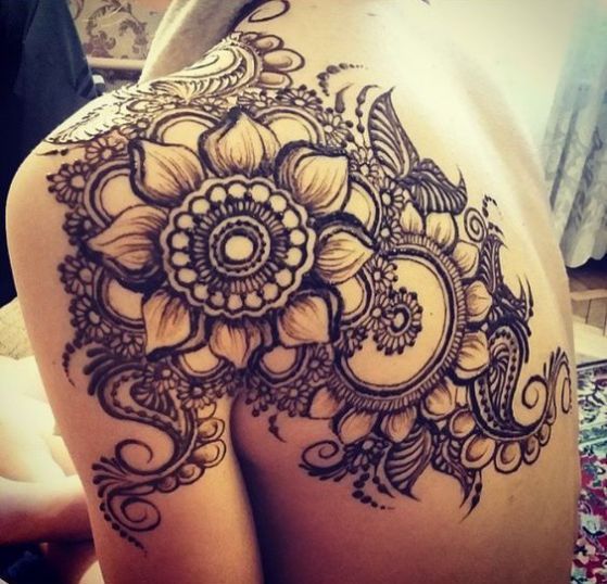 tatuarse rosas estilo tribal