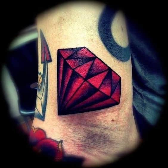 hombres diamante tatuaje