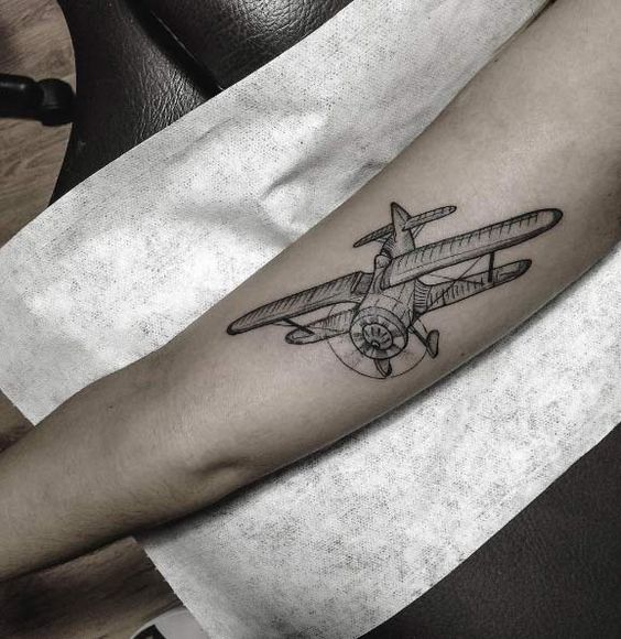 aeroplano tatuaje