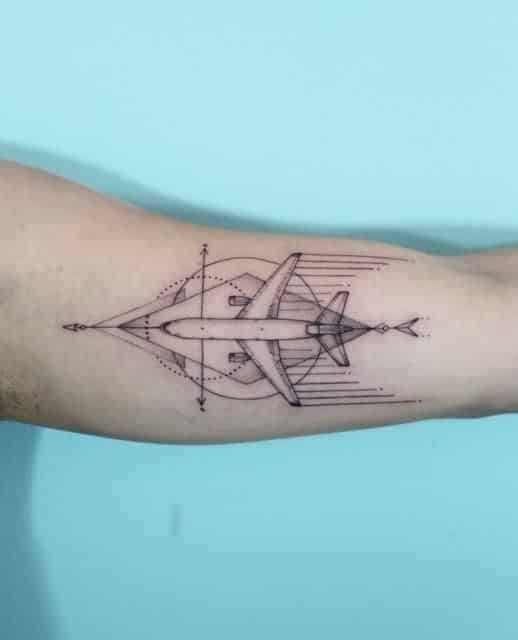 hombres tatuaje de avion