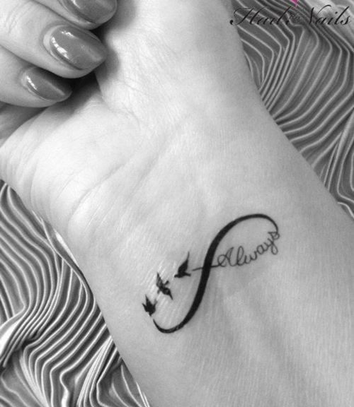 infinito tatuaje y letras