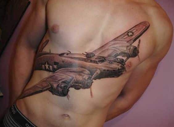 pecho tatuaje de avion