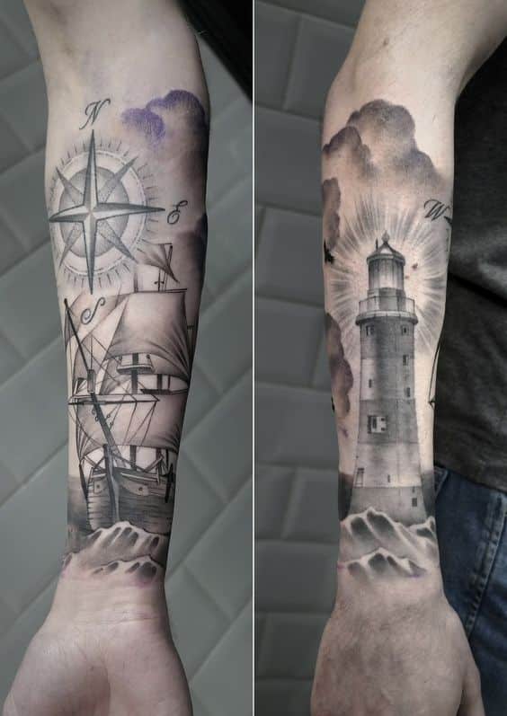 tatuaje de barco alrededor del brazo