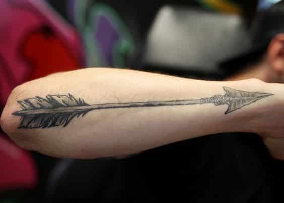 flecha estilo indio tatuaje