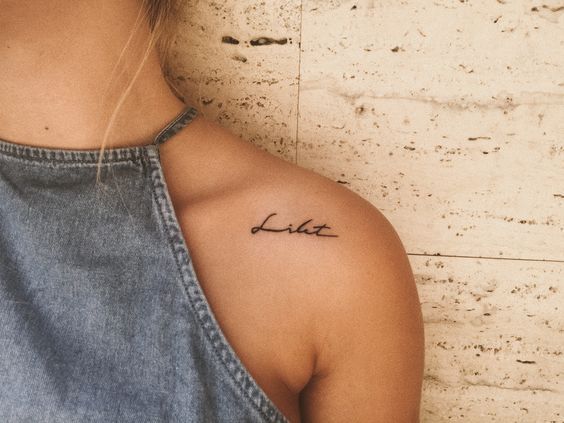 Tatuajes En El Hombro Con Frases