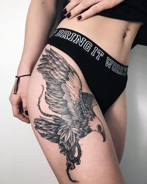 Aguilas Tatuadas En Mujeres (6)