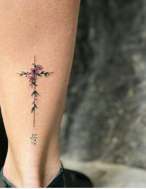 Tatuaje De Cruces Mujeres (4)