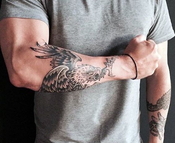 Tatuajes De Aguilas Para Hombres (9)