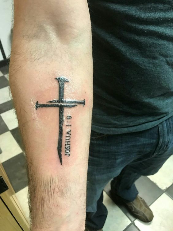 Tatuajes De Cruces En Los Brazos (7)