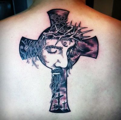 Tatuajes De Cruces Para Hombres (10)