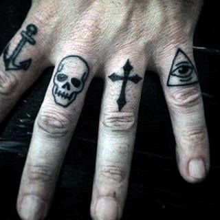 Tatuajes De Cruces Para Hombres (3)