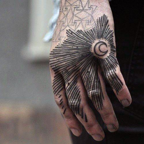 Tatuajes De Sol Y Luna Para Hombres (11)