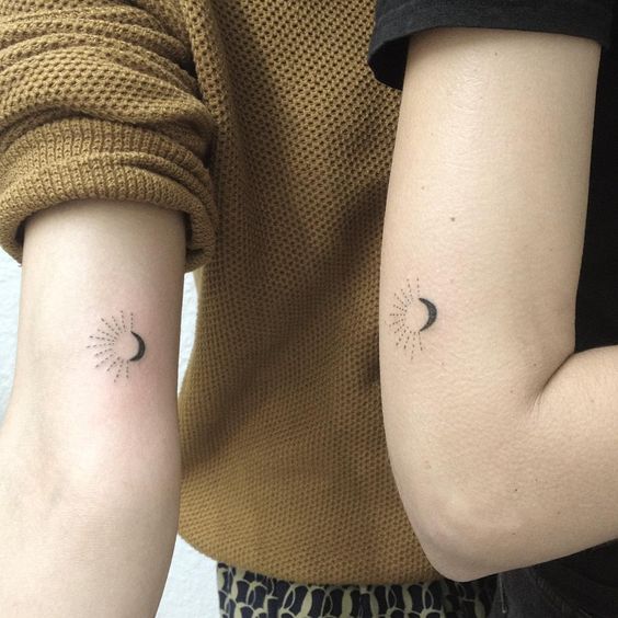 Tatuaje sol y luna minimalista diseños de inspiración muy elegantes