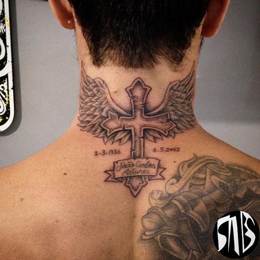 Tatuajes En El Cuello Hombres (3)
