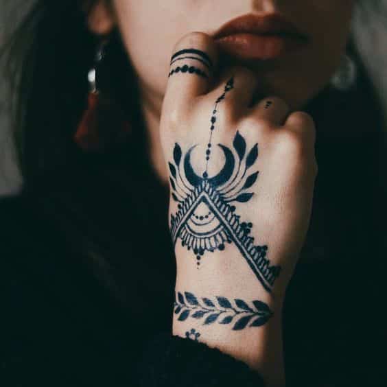 Tatuajes En Los Dedos Para Mujeres (2)