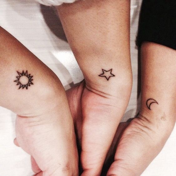 Tatuajes Pequeños De Sol Y Luna (6)