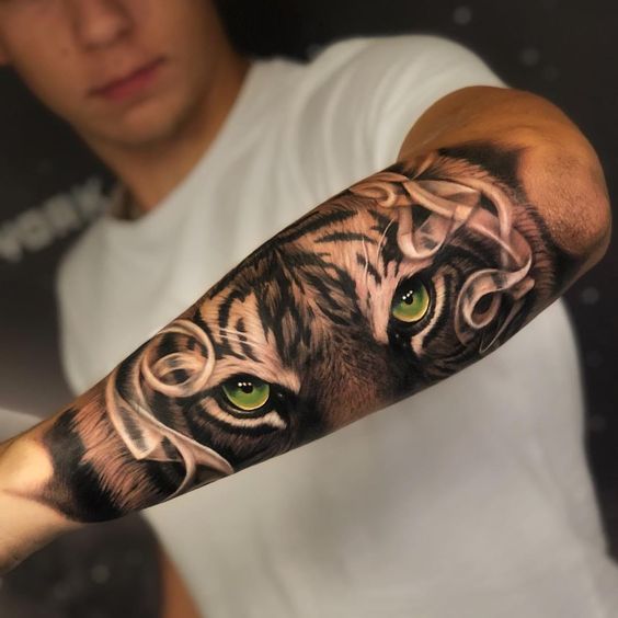 Tatuaje De Tigre Antebrazo Ojos De Color