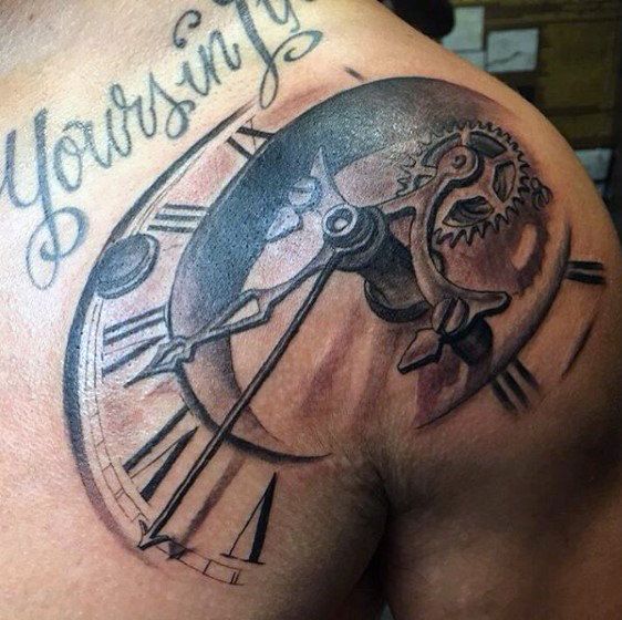 Tatuajes De Reloj En El Hombro (10)