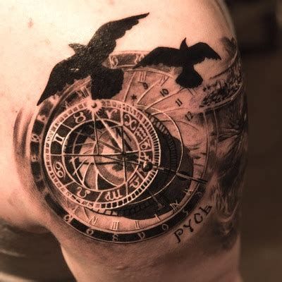 Tatuajes De Reloj En El Hombro (13)