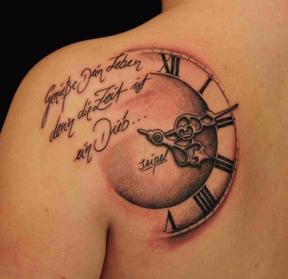 Tatuajes De Reloj En El Hombro (3)