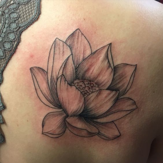 Flor De Loto Tatuada Mujeres (6)