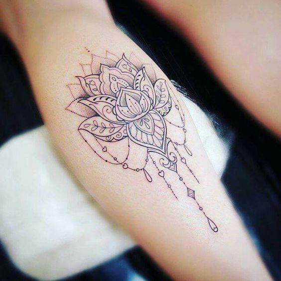 Flor De Loto Tatuada Mujeres (9)