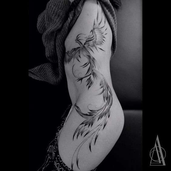 Mujeres Tatuajes De Ave Fenix (1)