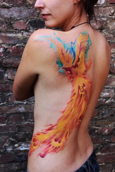 Mujeres Tatuajes De Ave Fenix (4)