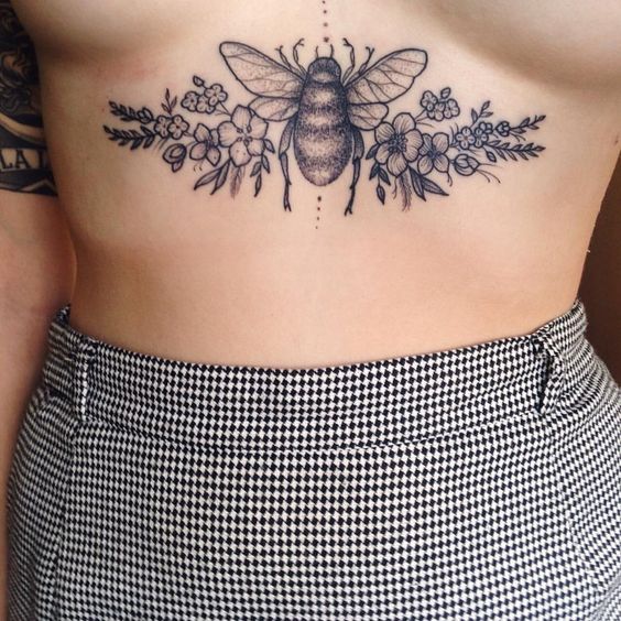 Pecho Tatuajes Mujeres (3)