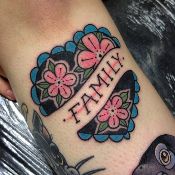 Simbolos En Tatuajes De Familia (1)