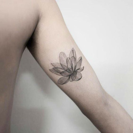 Tatuajes De Flor De Loto Hombres (3)