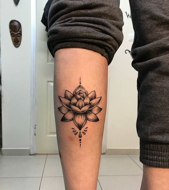 Tatuajes De Flor De Loto Hombres (7)