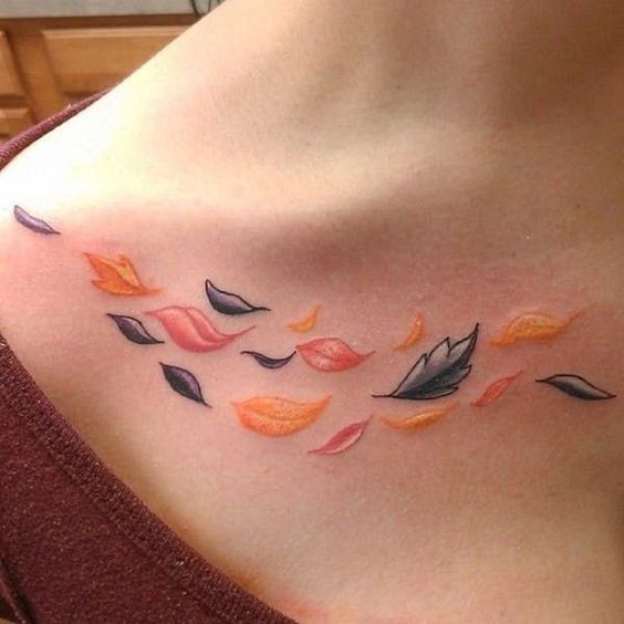 Tatuajes De Mujeres En La Clavicula (6)