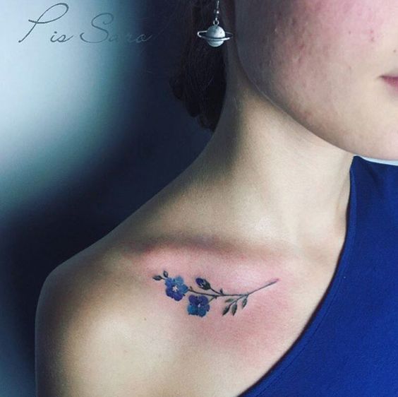 Tatuajes De Mujeres En La Clavicula (8)