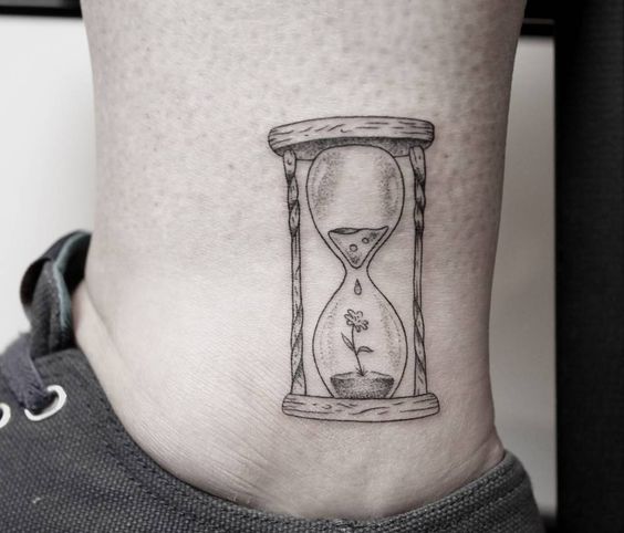 Tatuajes De Relojes De Arena (8)