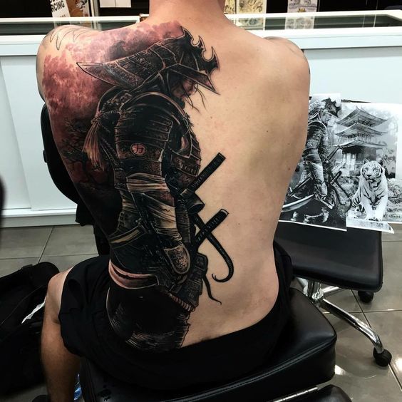 Tatuajes De Samurai En La Espalda (3)