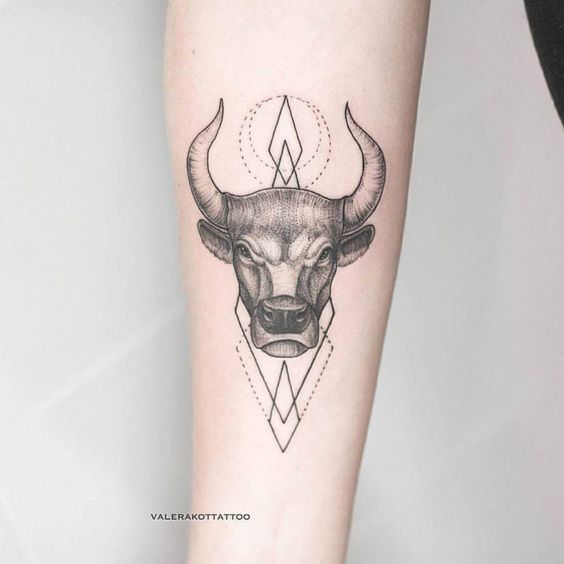 Tatuajes De Toros En El Brazo (1)