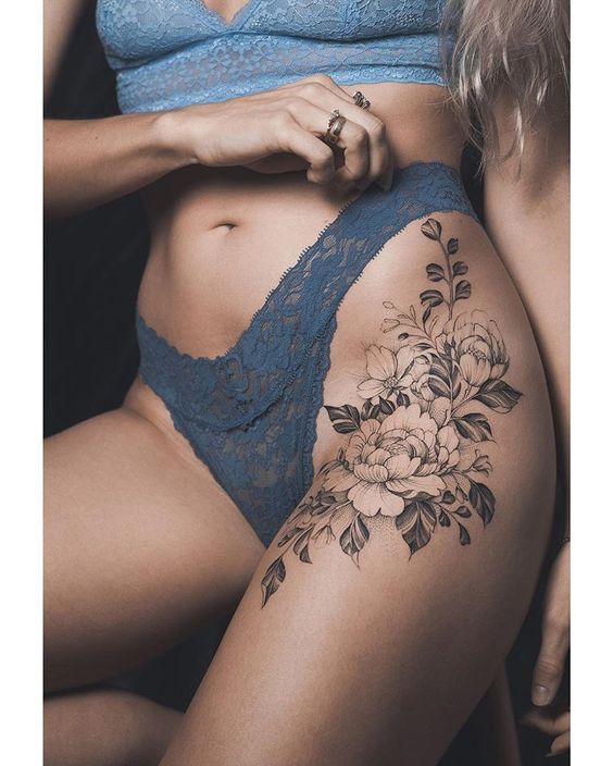 Tatuajes En La Cadera En Mujeres (2)