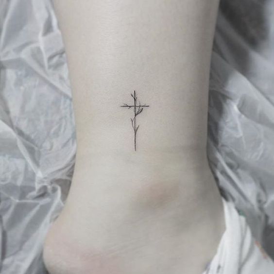 Tatuajes Pequeños De Cruces 1