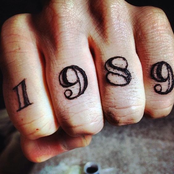 Des Tatouages Sur Les Doigts Pour Les Hommes (10)