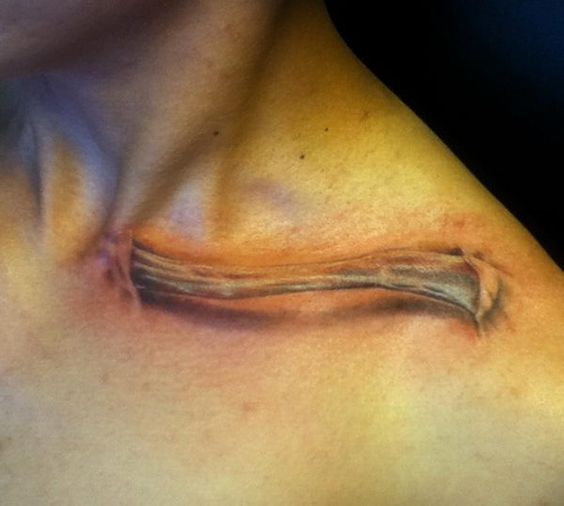 Tatouage Clavicule Homme (1)