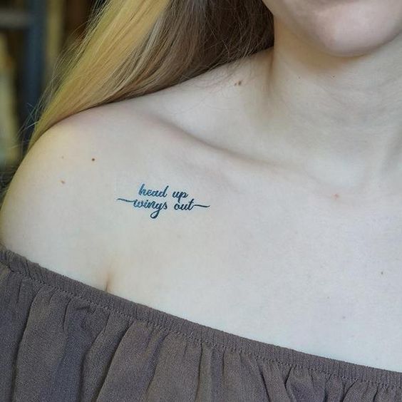 Tatouage Clavicule Phrase (2)