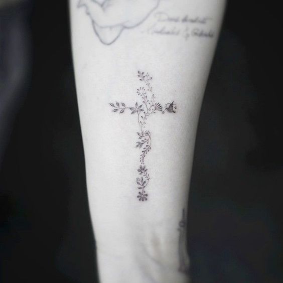 Tatouage Crois Bras (3)