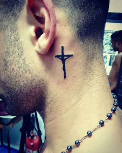 Tatouage Crois Cou (8)